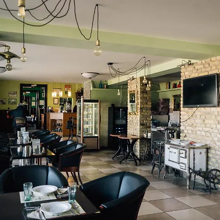 Vino Etterem Es Panzio Izsák