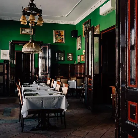 Vino Etterem Es Panzio