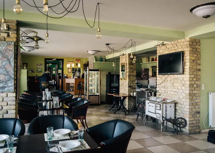 Vino Etterem Es Panzio Izsák